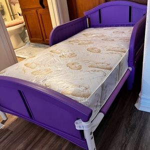 Toddler bed